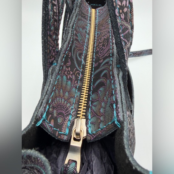 Portland Leather Lola Crossbody Tote - Picture 4 of 6